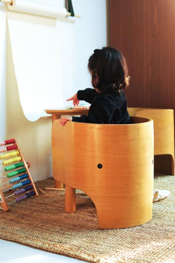 Table & chairs A