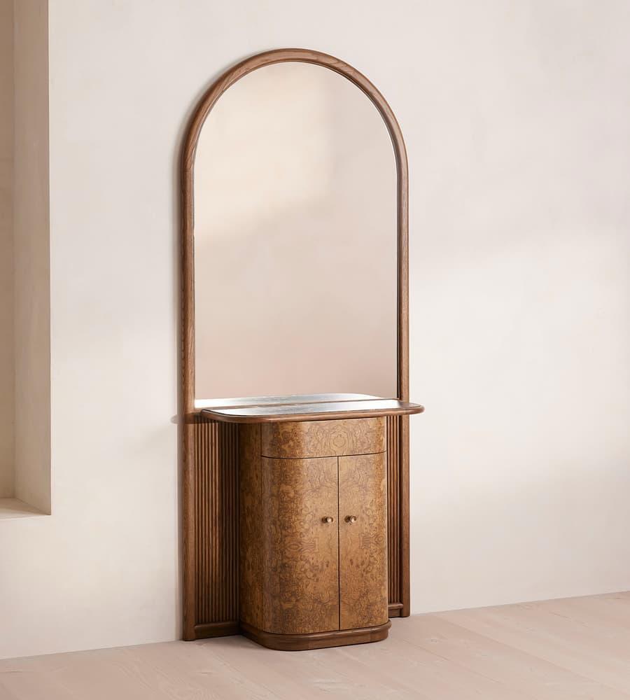 Wooden Console with Mirror – A Harmonious Statement of Style