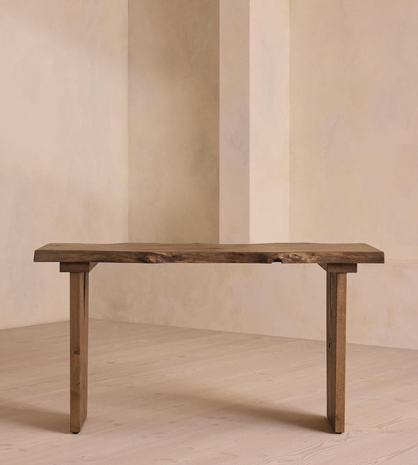 “Sunbula” Table – Pure Nature, Bold Character
